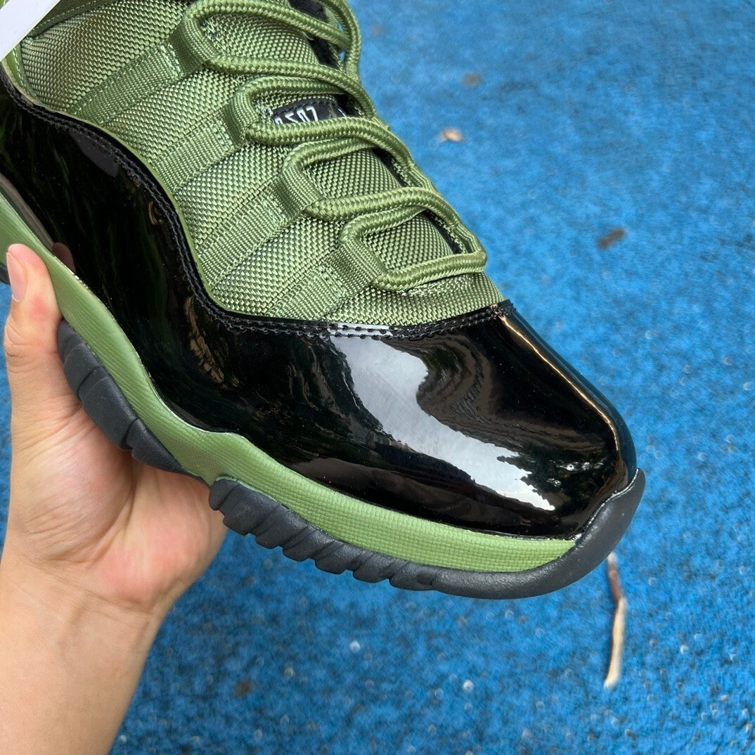 Air Jordan 11 Green