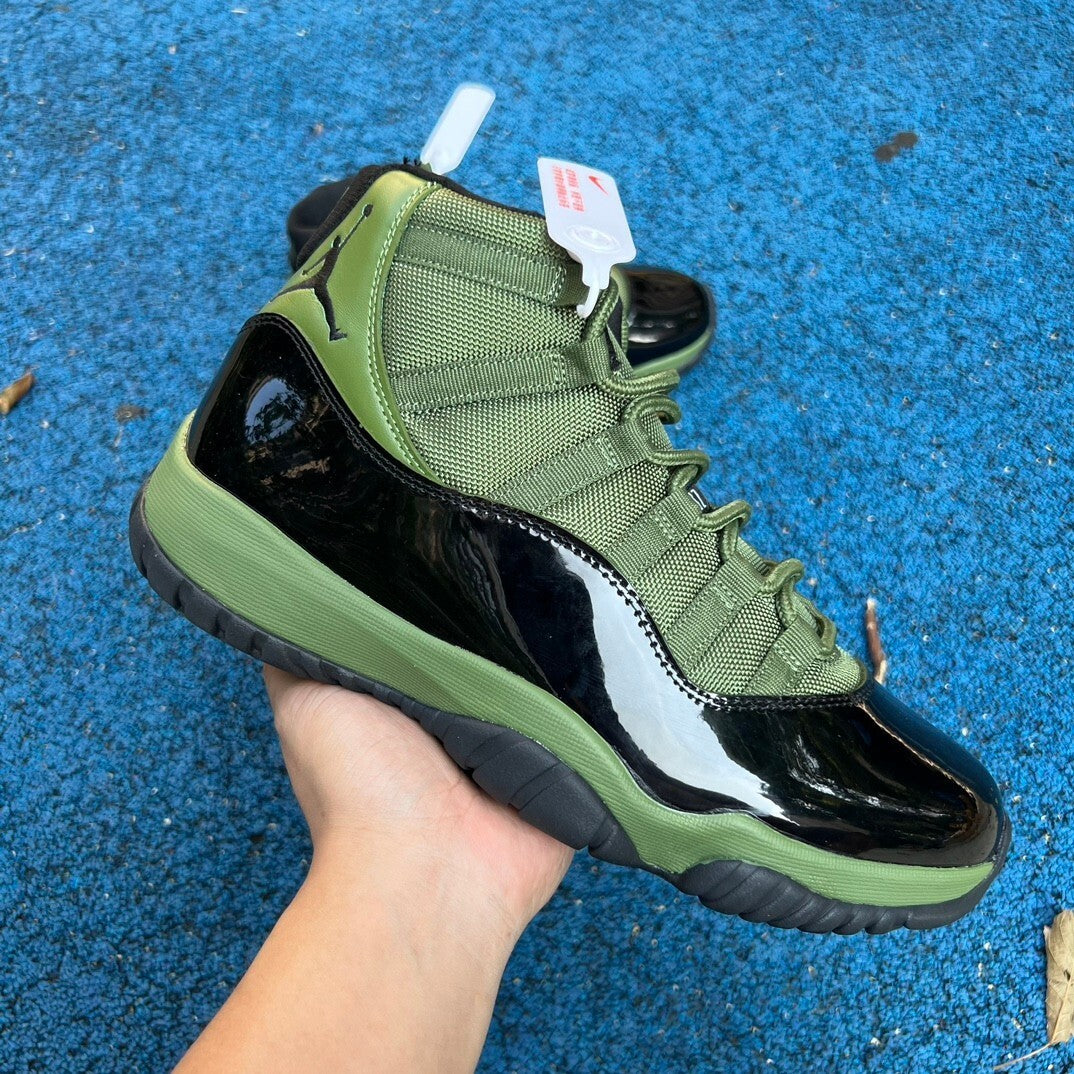 Air Jordan 11 Green