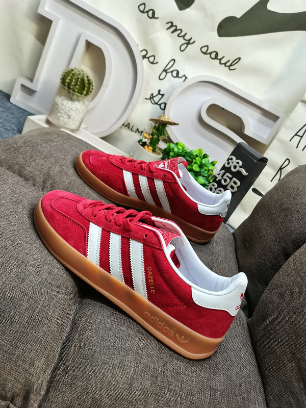 Gazelle Indoor Red/White
