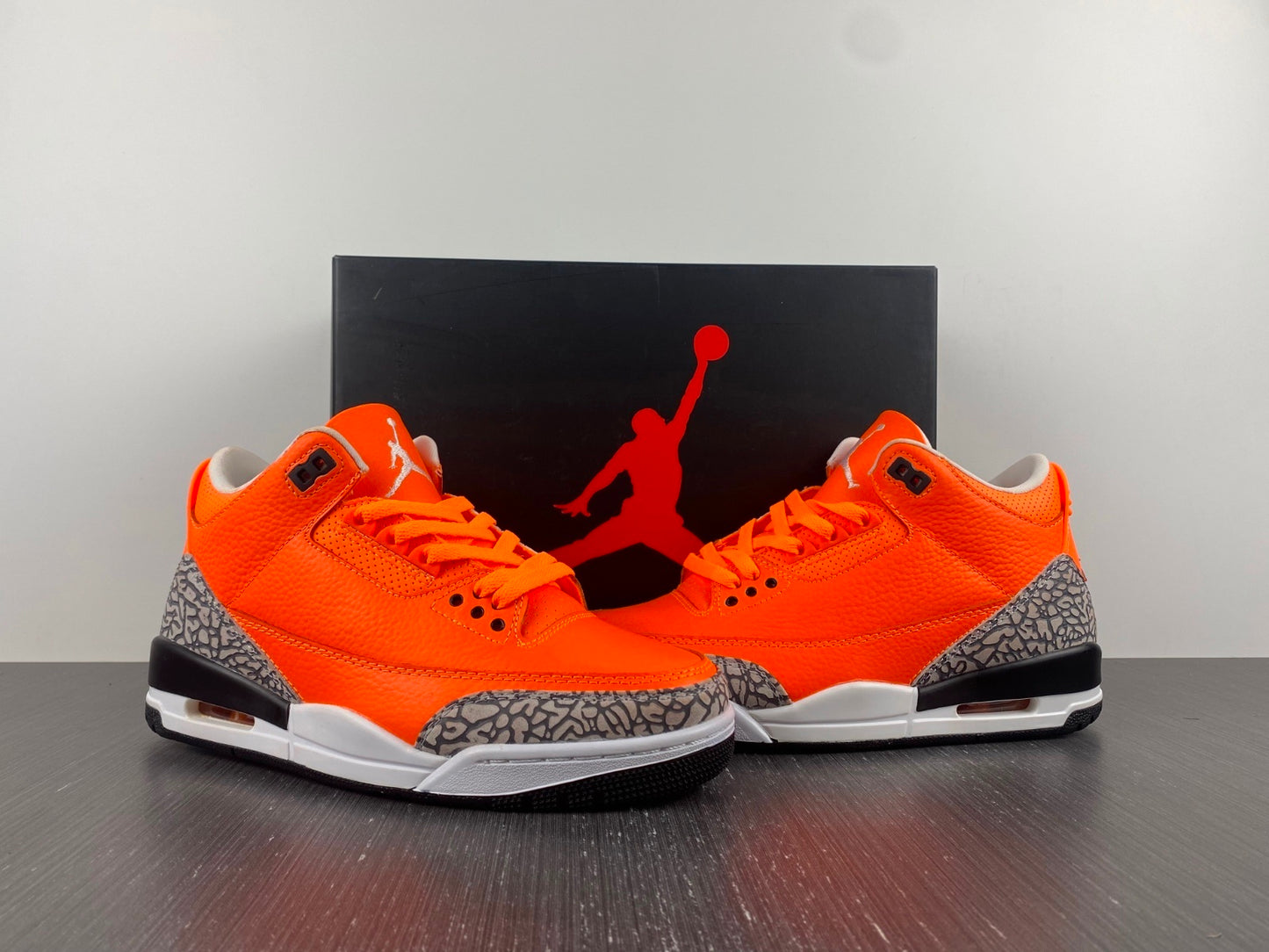 Air Jordan 3 Retro 'Orange'