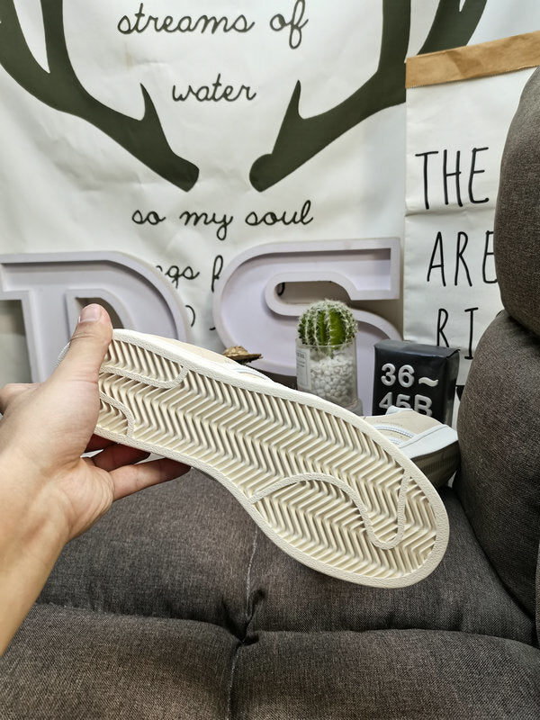 Originals Superstar Beige/White