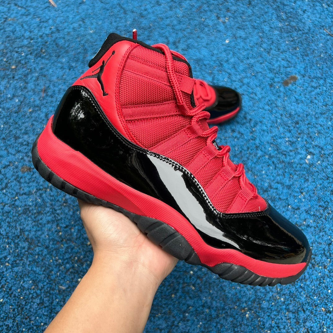 Air Jordan 11 Red