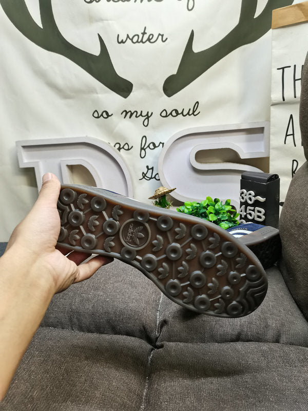 Gazelle Indoor Dark Blue/White