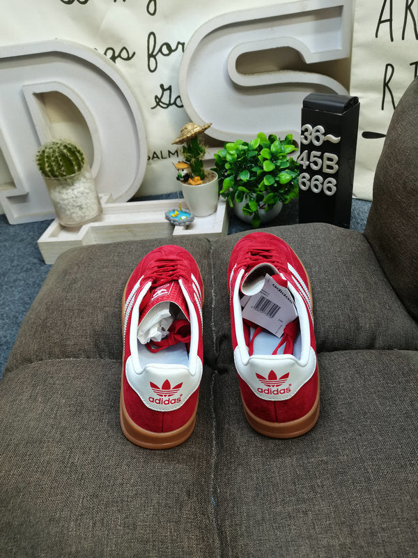 Gazelle Indoor Red/White