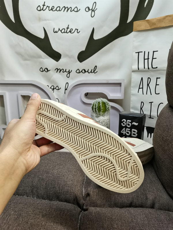 Originals Superstar White Sand/Brown