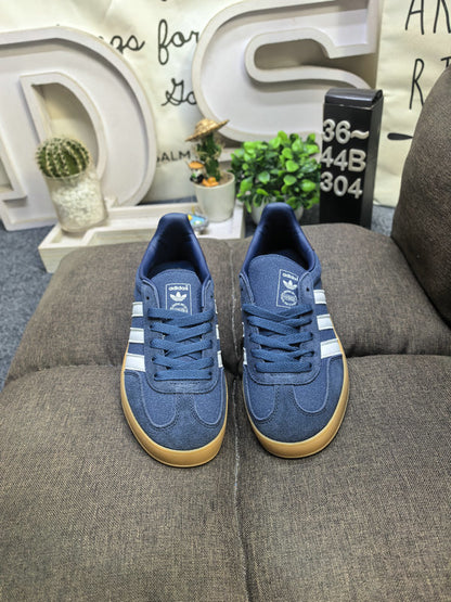 Gazelle Indoor Blue/White