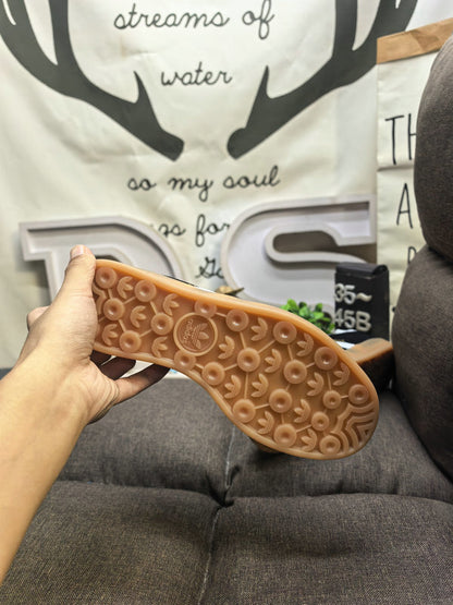 Gazelle Indoor Black/White