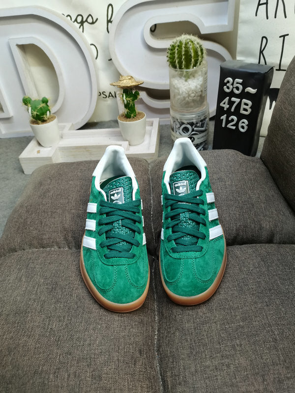 Gazelle Indoor Green/White