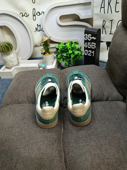 Gazelle Indoor Green/Beige
