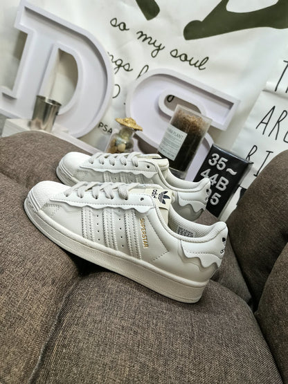 Originals Superstar White