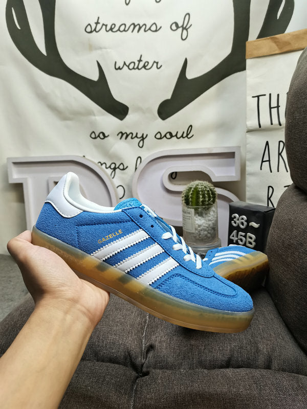 Gazelle Indoor Blue/White