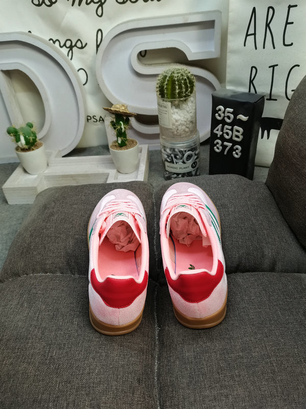 Gazelle Indoor Light Pink/Green