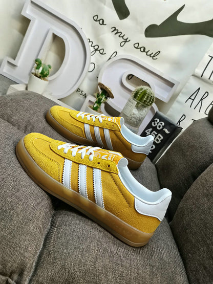 Gazelle Indoor Yellow/White