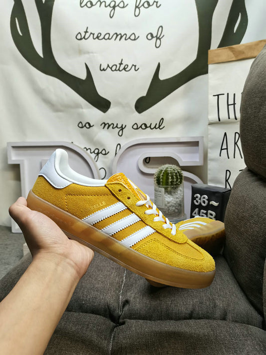 Gazelle Indoor Yellow/White