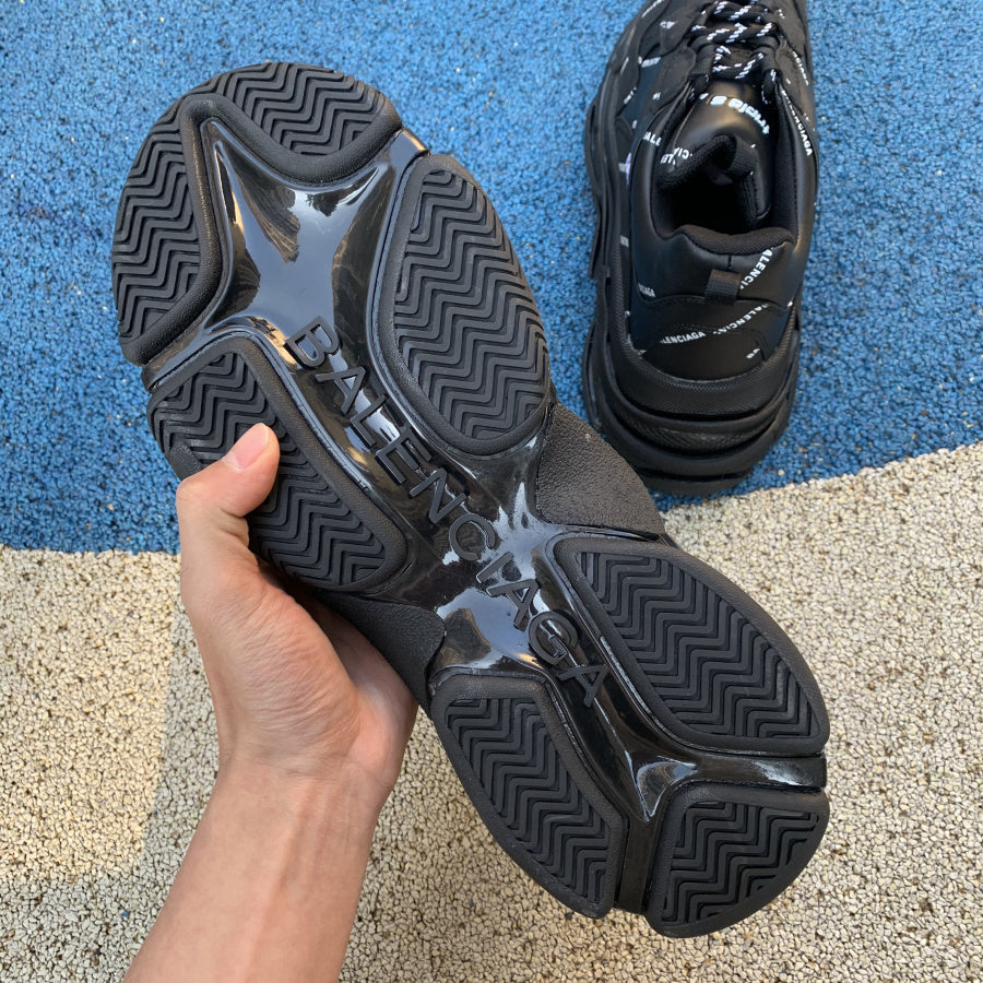 Balenciaga Triple S Black