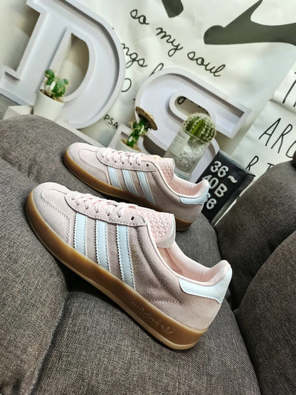 Gazelle Indoor Light Pink/White