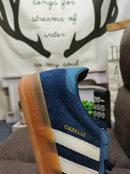Gazelle Indoor Blue/White