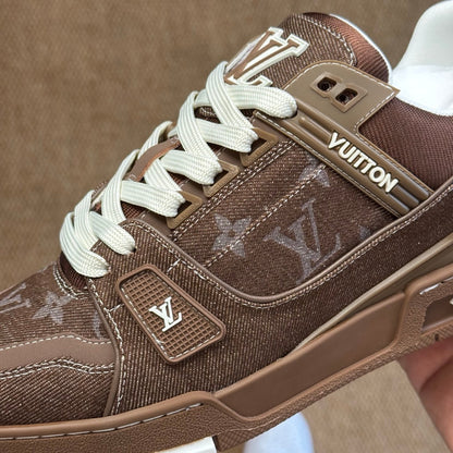 LV Trainer Brown