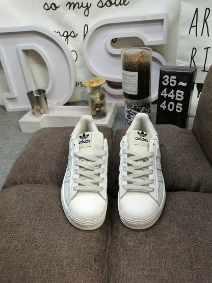 Originals Superstar White