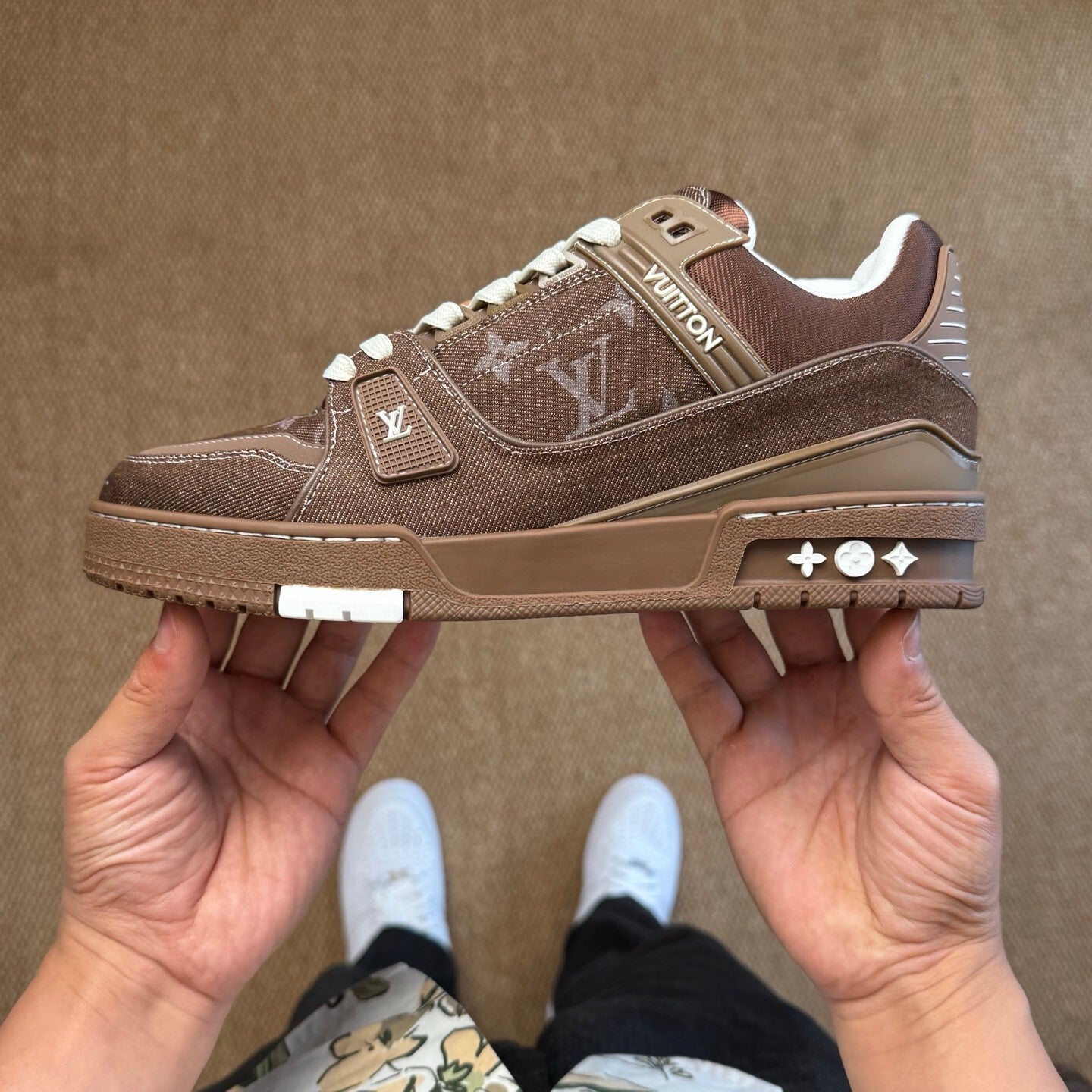 LV Trainer Brown