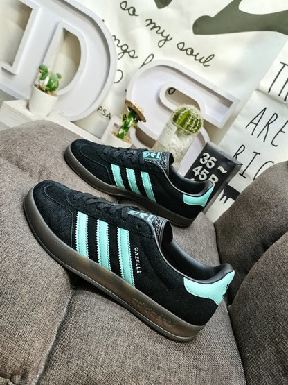 Gazelle Indoor Black/Blue