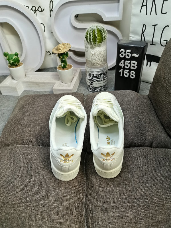 Originals Superstar White/Light Green