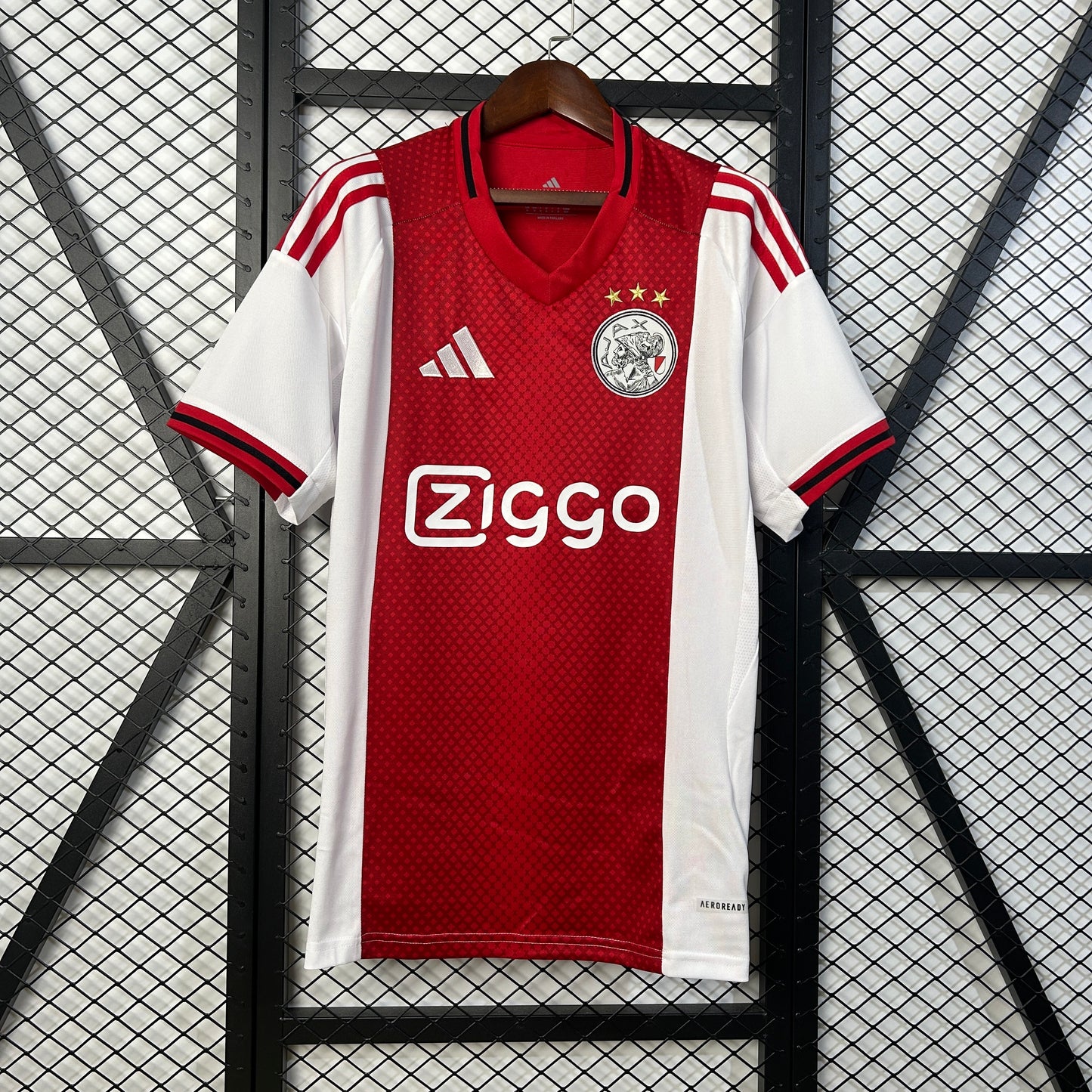 Ajax 25-26