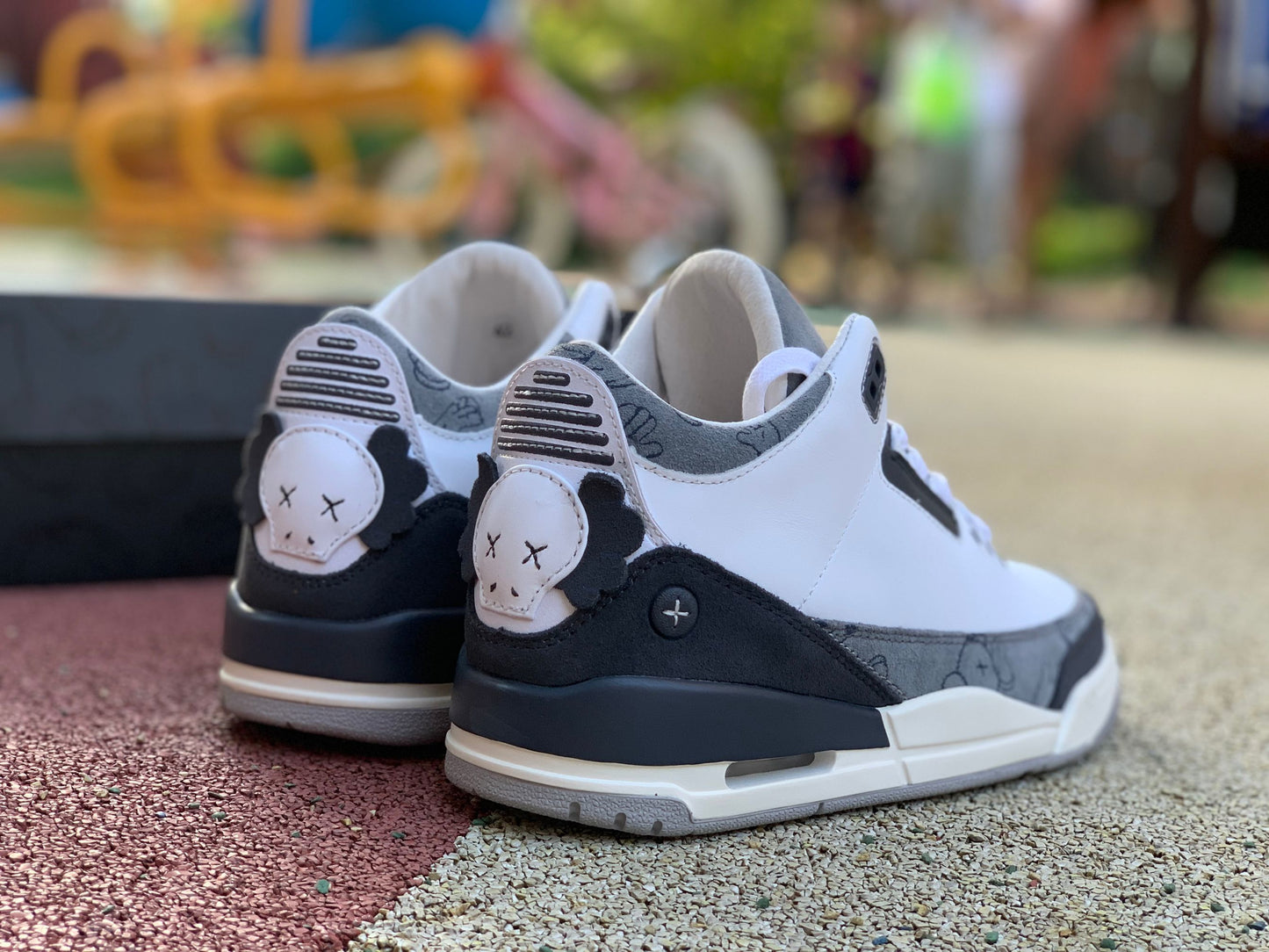 KAWS x Air Jordan 3