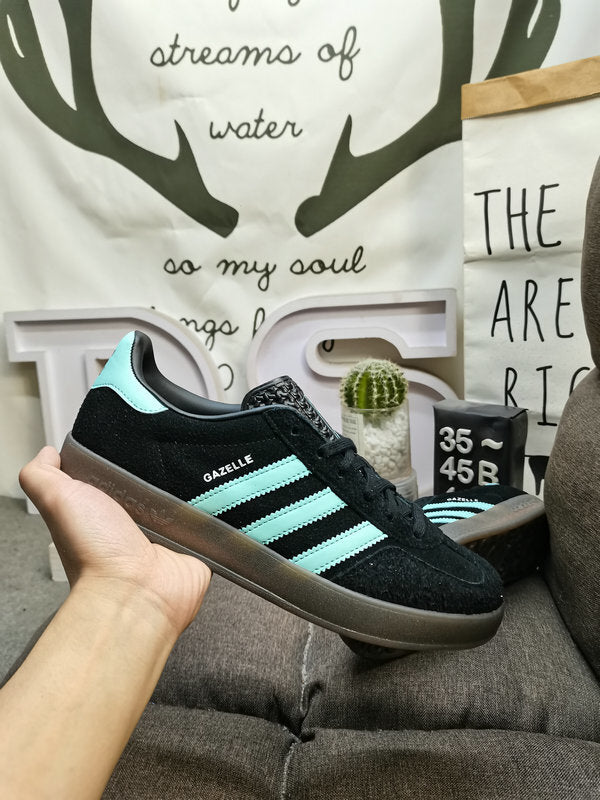 Gazelle Indoor Black/Blue