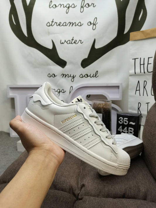Originals Superstar White