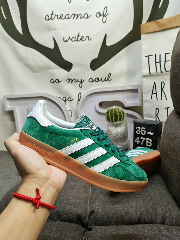 Gazelle Indoor Green/White