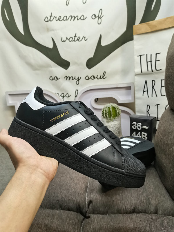 Originals Superstar W Black/White