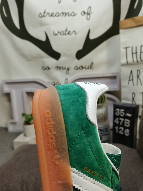 Gazelle Indoor Green/White