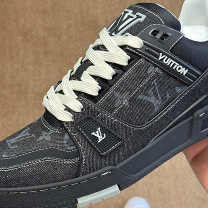 LV Trainer Black