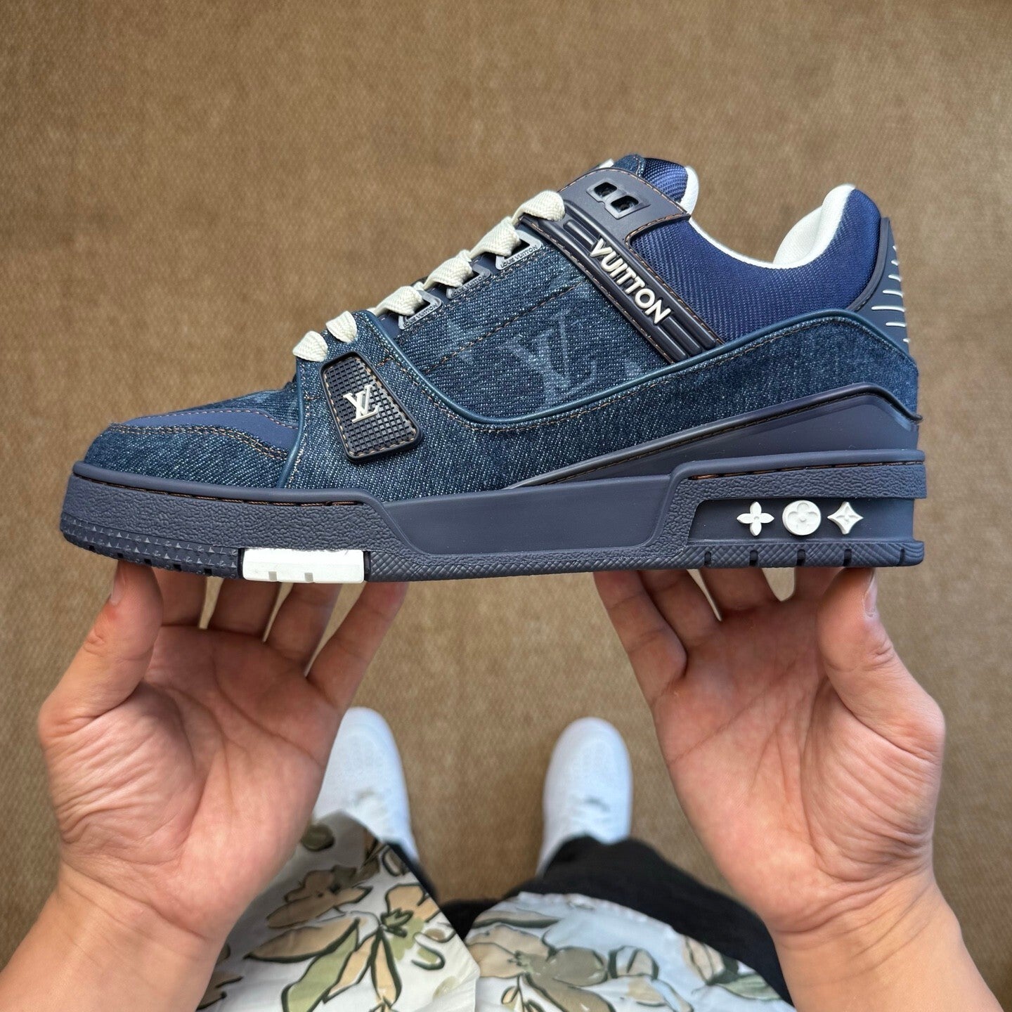 LV Trainer Blue
