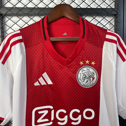 Ajax 25-26