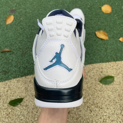 Air Jordan 4 Columbia