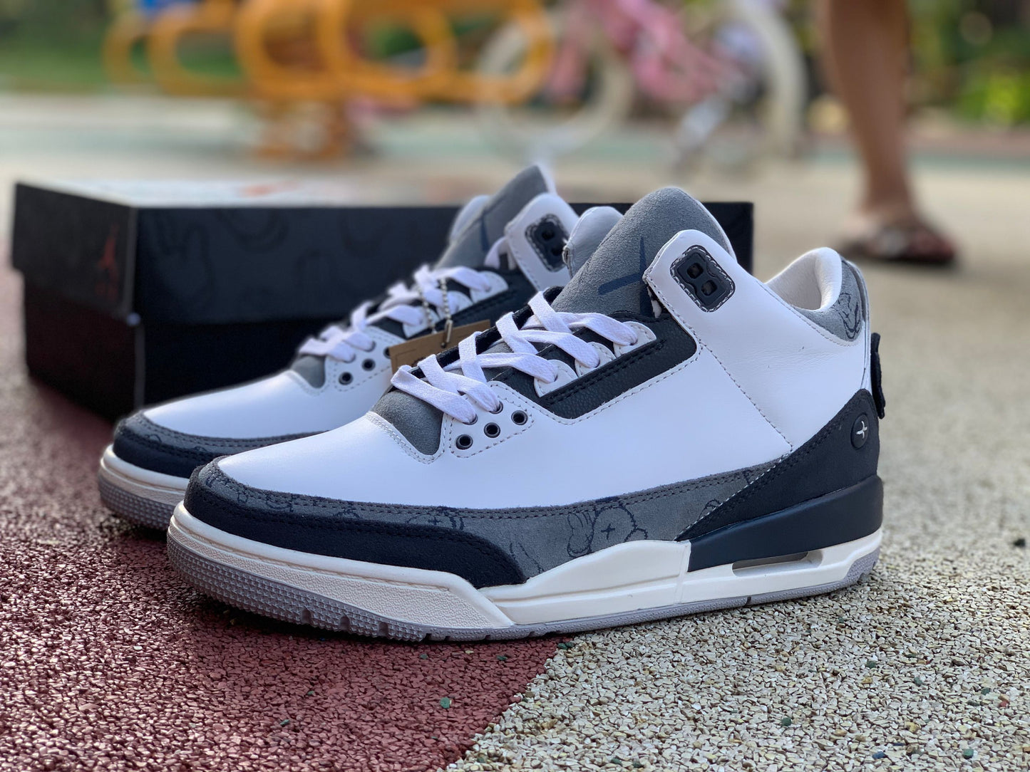 KAWS x Air Jordan 3