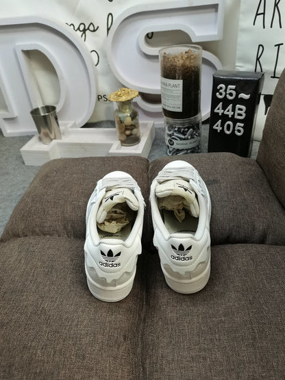 Originals Superstar White