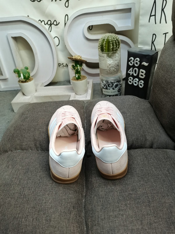 Gazelle Indoor Light Pink/White