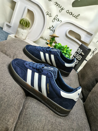 Gazelle Indoor Dark Blue/White