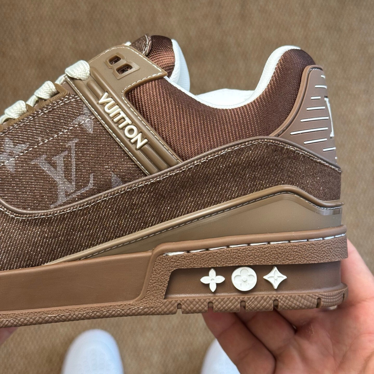 LV Trainer Brown