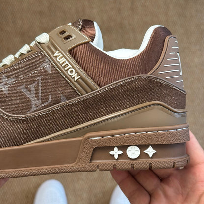 LV Trainer Brown