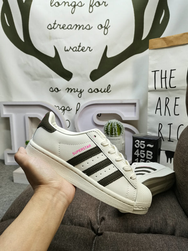 Originals Superstar White/Dark Brown