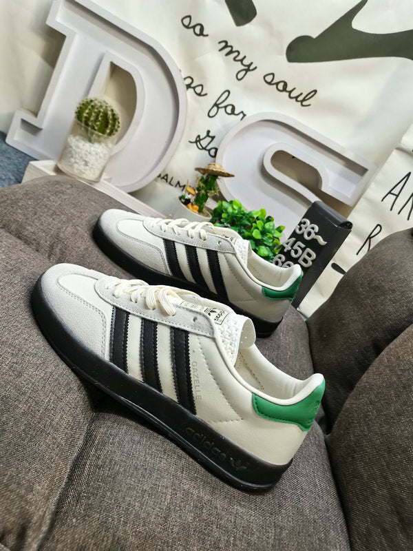 Gazelle Indoor White/Black