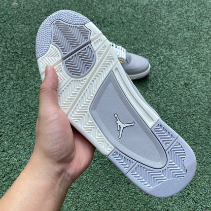 Air Jordan 4 'Frozen Moments'