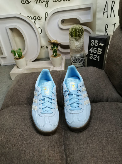 Gazelle Indoor Light Blue/White