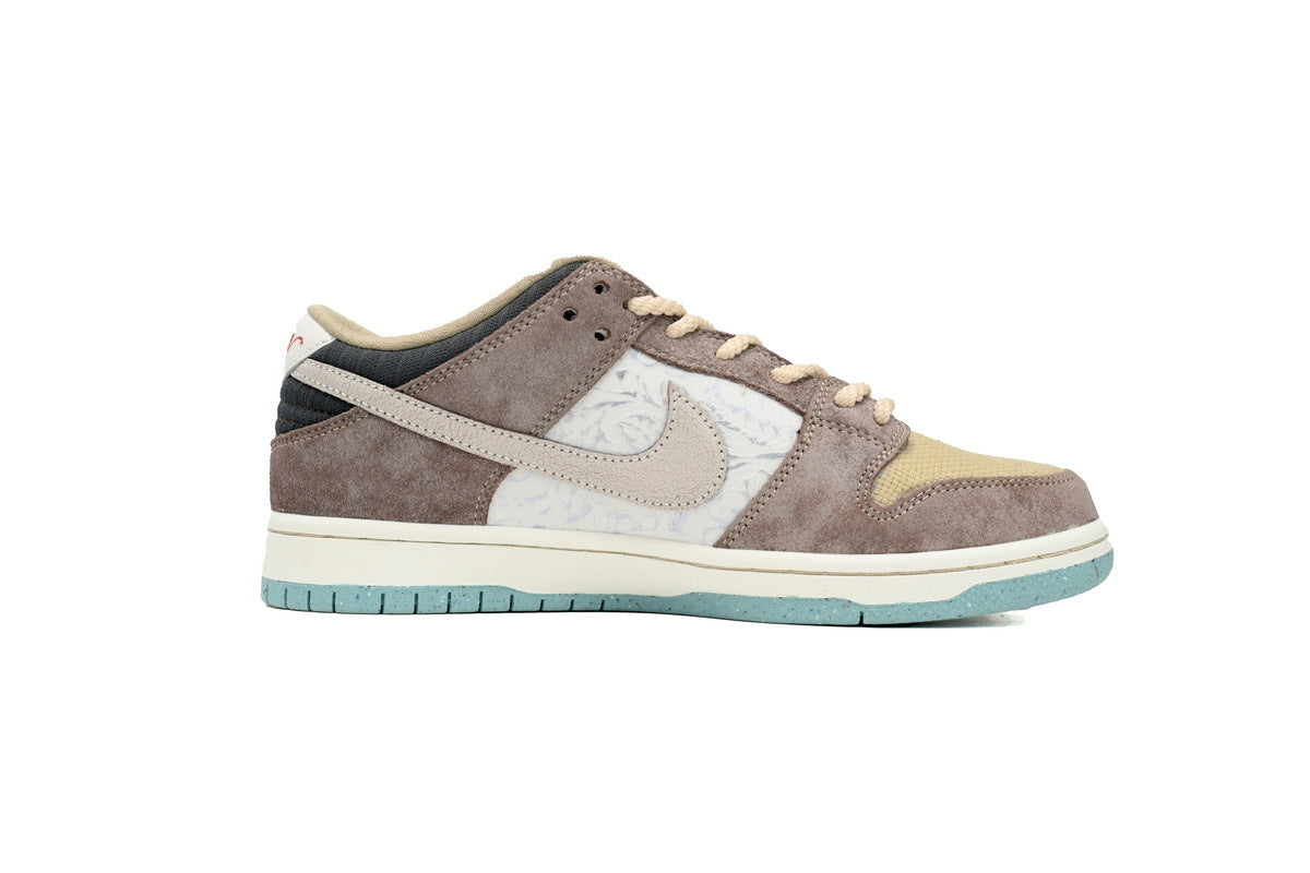 Nike SB Dunk Low ‘Big Money Savings‘