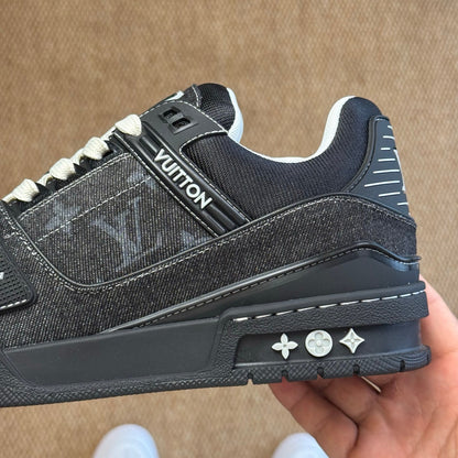 LV Trainer Black