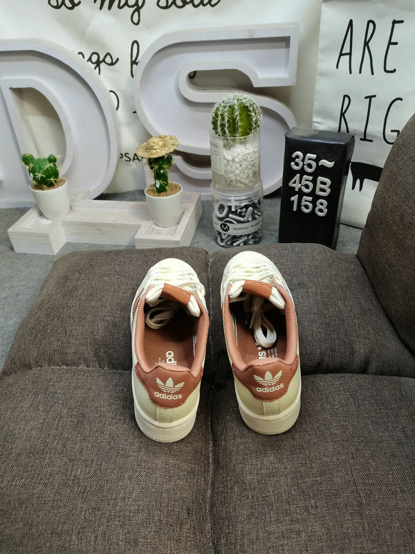 Originals Superstar White Sand/Brown